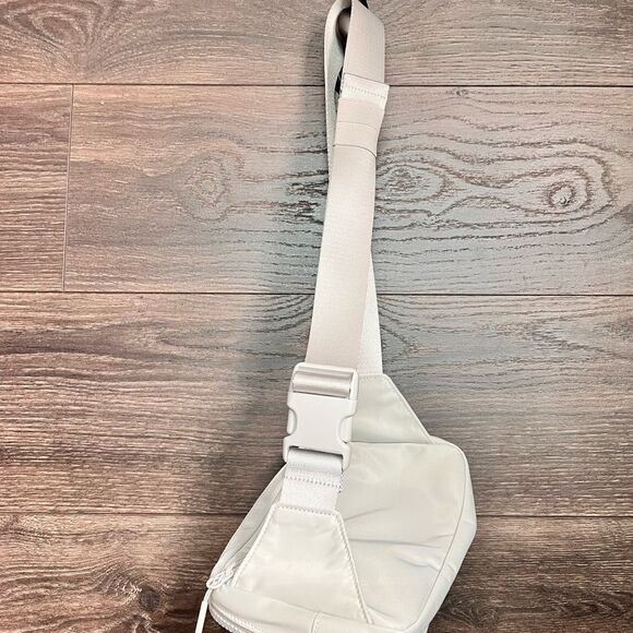 Lululemon Everywhere Belt Bag Large 2L in Vapor Rhino Grey LU9BJAS. NWT! - Picture 11 of 13